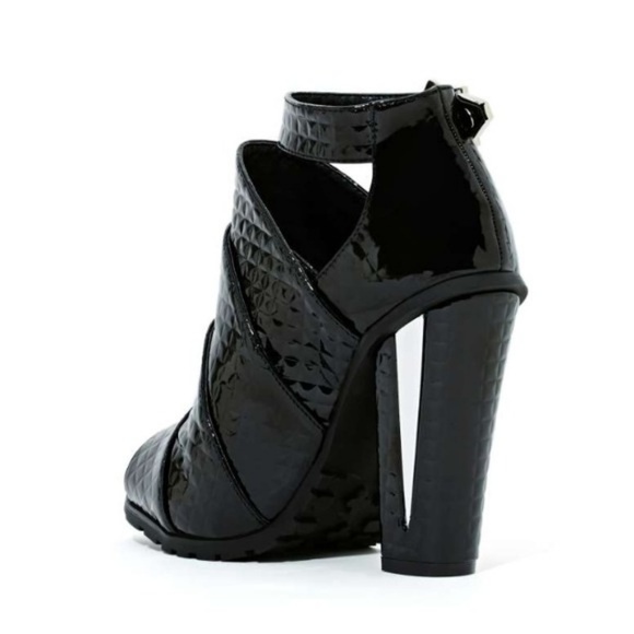 Privileged Brand Booties Nasty Gal Patent Peep Toe - Picture 6 of 6